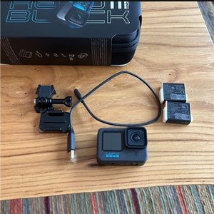 GoPro Hero 11 with 2 extra batteries, Max Tripod and El Grande Pole